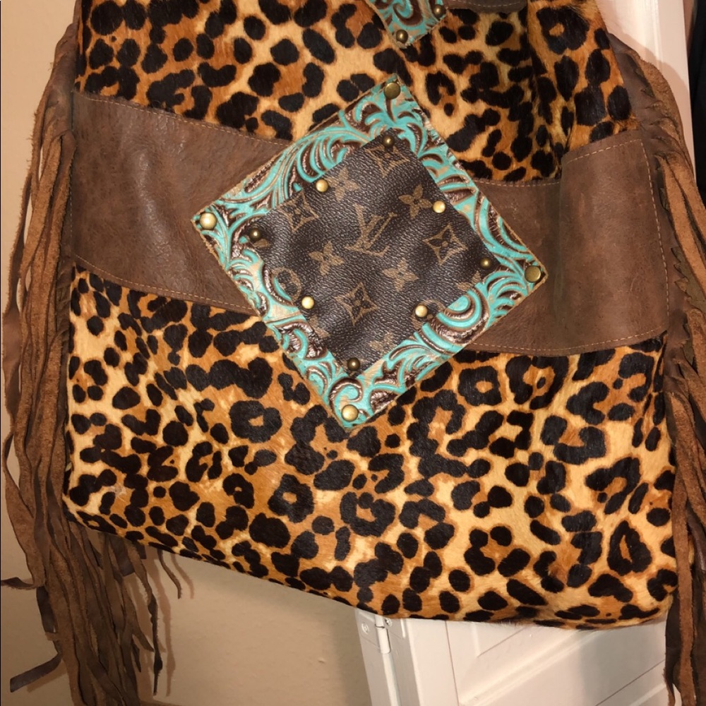 Custom leather crossbody bag!😍 - Picture 2 of 4